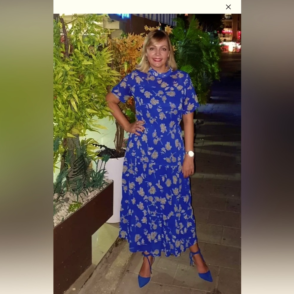 Electric blue flirty floral